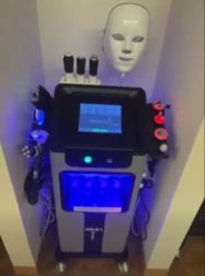 جهاز العناية الشاملة بالبشرة والماسك الضوئي LED — عيادة تجميل وجلدية بالشرقية مركز الماسة (أبو كبير • ههيا • كفر صقر)
