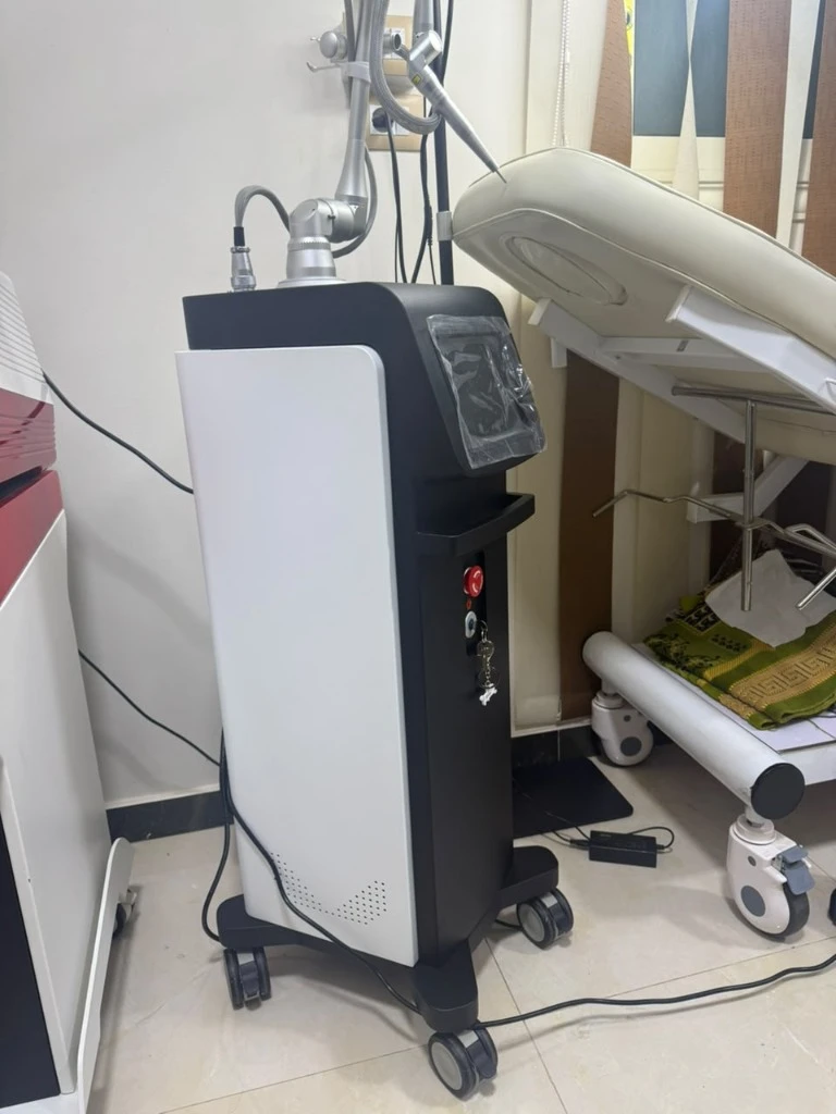 جهاز الفراكشنال CO2 ليزر والذراع التداخلي — عيادة تجميل وجلدية بالشرقية مركز الماسة (أبو كبير • ههيا • كفر صقر)